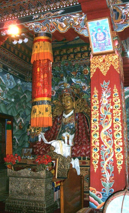 Guru Rinpoche statue